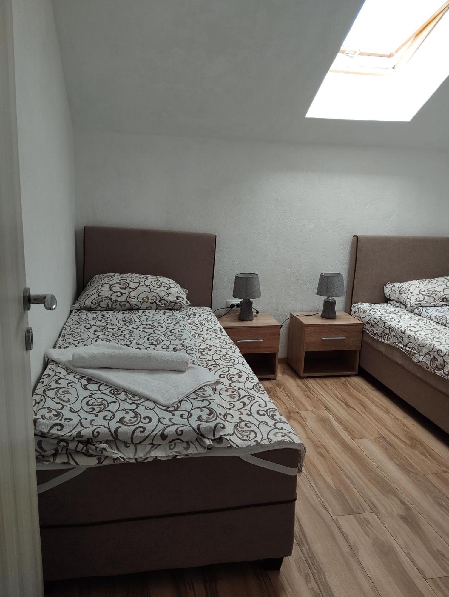 Apartment La Casa プルジネ エクステリア 写真